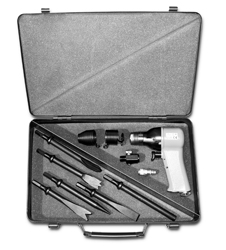 Werkzeugkoffer aus Metall mit Niethämmer FRH, Druckregler, Schlauchnippel, Haltefedern A und B sowie 7 Arten von Meißeln.