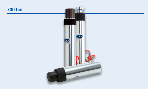 Drei universelle Hydraulikzylinder der Typen CF und CFU für 700 bar Betriebsdruck und Traglasten von 5 bis 24 Tonnen
